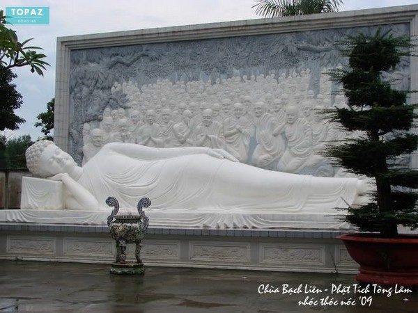 Tượng Phật nằm dài 10m