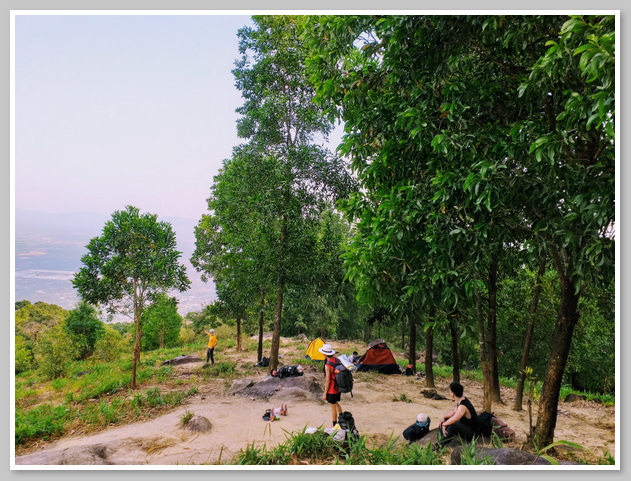 Trải nghiệm cắm trại tại núi Chứa Chan Đồng Nai 