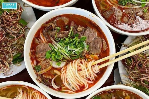 Bún Bò Huế Cây Sung tại địa chỉ 634 Huỳnh Văn Nghệ, phường Bửu Long, Biên Hòa, Đồng Nai, là một trong những địa chỉ đáng chú ý cho những tín đồ yêu thích món bún bò Huế.